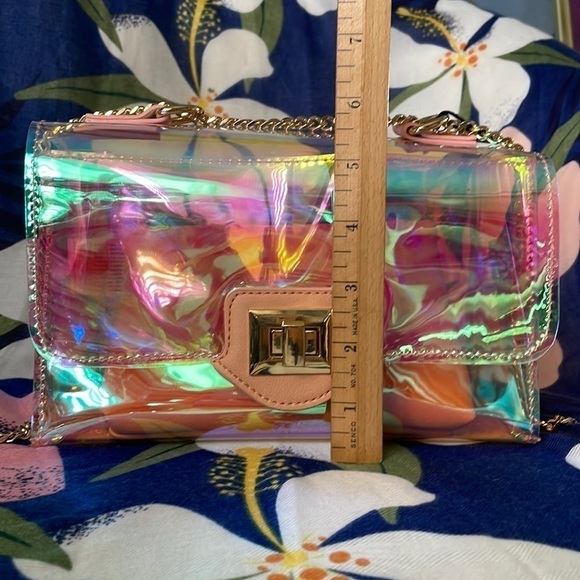 Brand New Steve Madden Iridescent Clear Chain Purse w/ Peachy Pink Inner Pouch - Picture 3 of 16